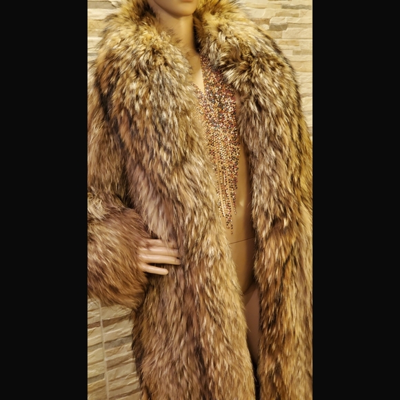 The Evans Collection Long Wolf Coat - Picture 6 of 17